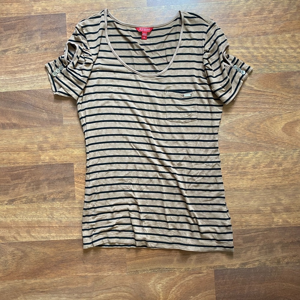 Guess top